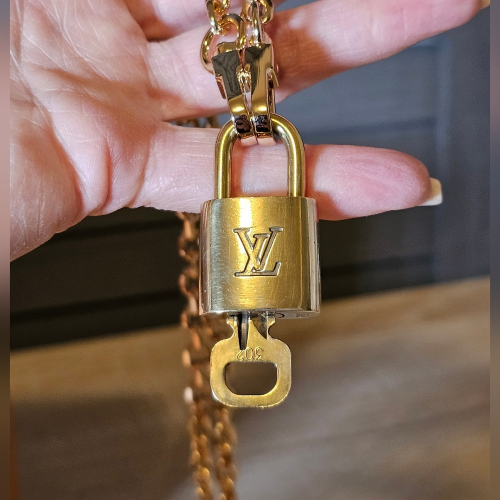Authentic LOUIS VUITTON Gold Padlock and Key 🔑 On A Chain